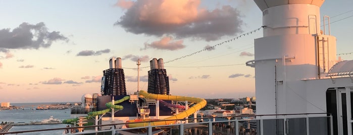 Norwegian Escape is one of PILAR'ın Beğendiği Mekanlar.