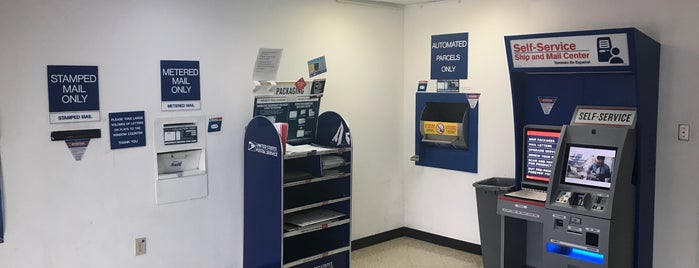 US Post Office is one of Orte, die Andrea gefallen.