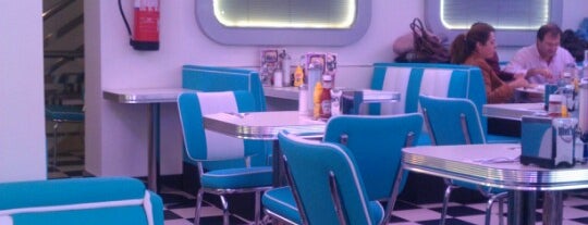 Tommy Mel's is one of Sitios recomendables.