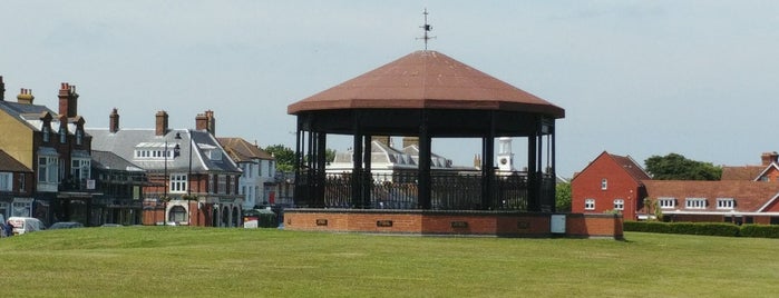The Deal Memorial Bandstand is one of Aniya : понравившиеся места.