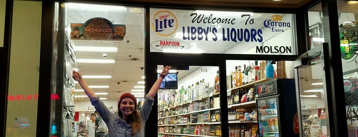 Libby's Liquor Market is one of Lieux qui ont plu à Foxytk23.