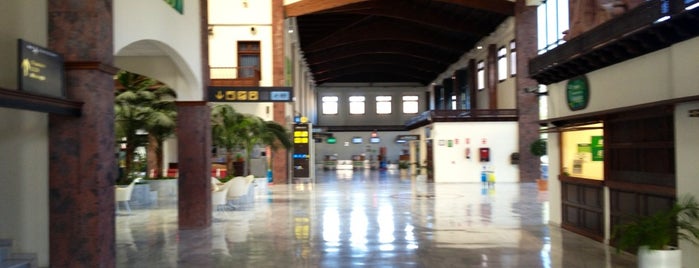 Aeropuerto de La Gomera (GMZ) is one of Tempat yang Disimpan Turismo.