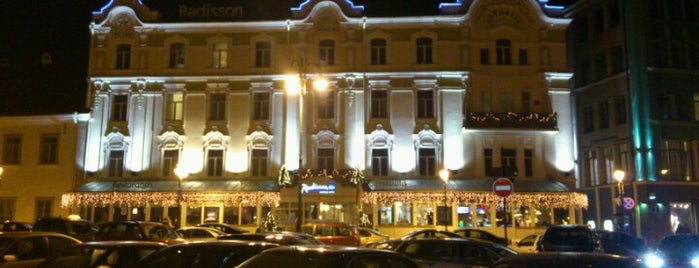 Radisson Blu Royal Astorija Hotel is one of Lugares favoritos de Esteban.