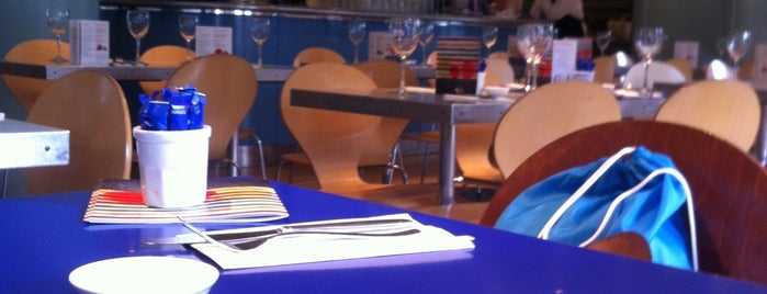 Carluccio's is one of Lugares favoritos de Vincent.