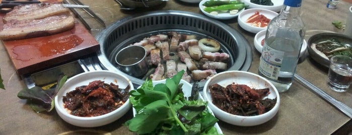 모메존 is one of 꼬기🍖.