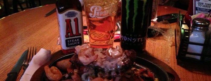 Applebee's Grill + Bar is one of Lieux qui ont plu à Rosemary.