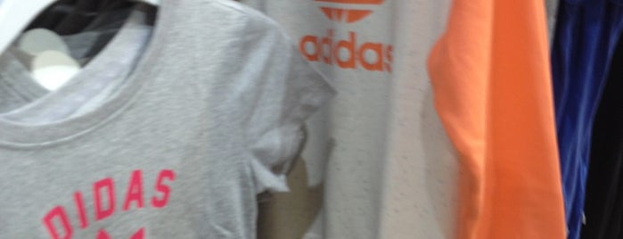 Adidas Original is one of Lieux qui ont plu à Ирина.