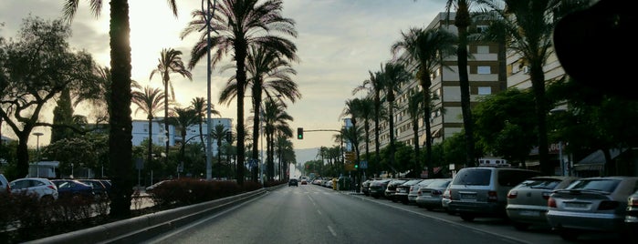 Avenida de Granada is one of Lugares favoritos de Ángel.