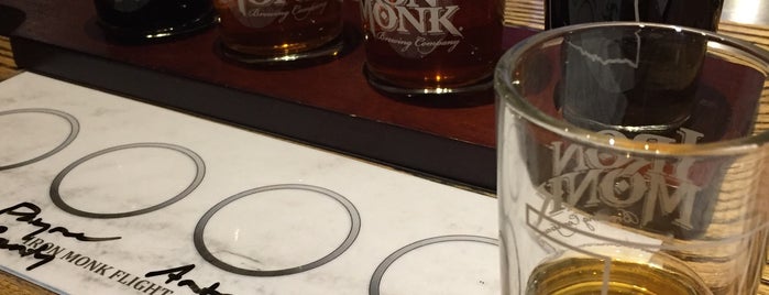 Iron Monk Brewery & Taproom is one of Posti che sono piaciuti a Erin.