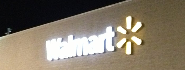 Walmart Supercenter is one of Mandyさんのお気に入りスポット.