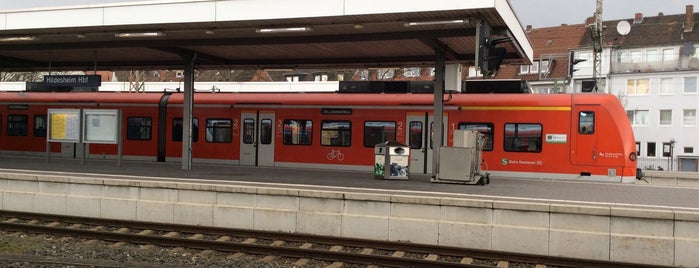 Hildesheim Hauptbahnhof is one of Bahnhöfe Deutschland.