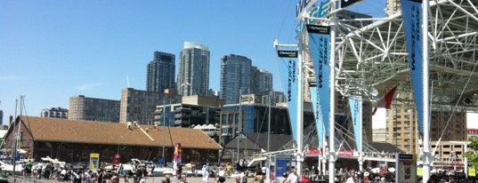 Harbourfront Centre is one of Toronto Badge City Guide and Hot Spots #4sqCities.
