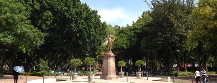 Alameda Miguel Hidalgo is one of Lugares de interes Querétaro.