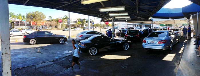 Super Shine car wash is one of Tempat yang Disukai Mara.