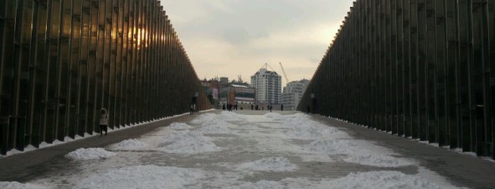 Ewha Womans University Main Gate is one of to-do list: Korea April '18.