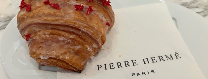 Pierre Hermé is one of Les meilleurs salons de thé de Paris par SàP.