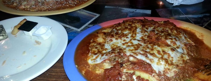 Elizabeth's Pizza Italian Restaurant Pizza and Subs is one of Tempat yang Disukai Todd.