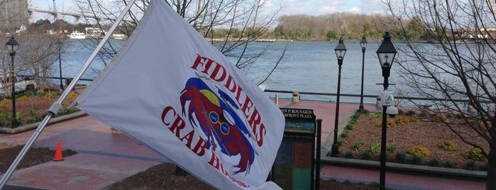 Fiddler's Crab House is one of Best Restaurants In Savannah.