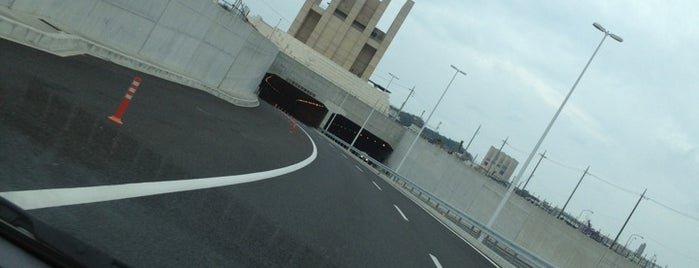 那覇うみそらトンネル is one of Sada : понравившиеся места.
