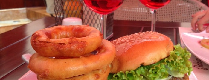 Burger Market is one of Colombia: Bogotá, Cartagena y Cali.