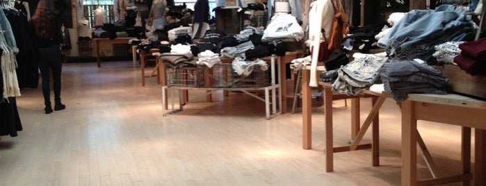 Brandy Melville is one of Lugares favoritos de Nandi.