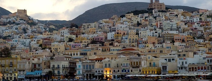Syros is one of Lugares favoritos de Sevgin.