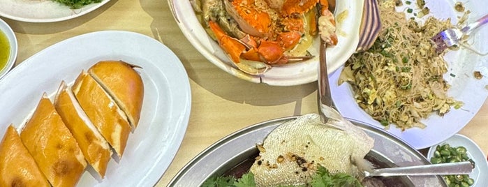 Super Crab Aroma Seafood Restaurant is one of Penang.