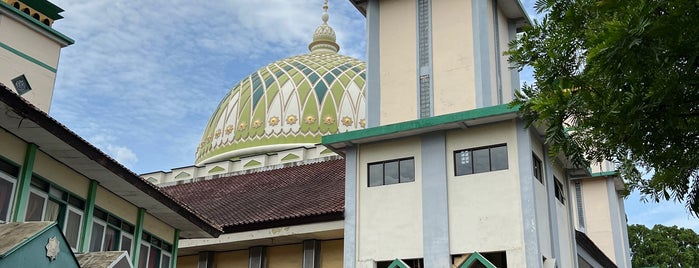 Masjid Agung Garut is one of Tempat-tempat yang pernah saya kunjungi..