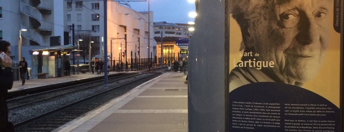 Station Jacques-Henri Lartigue [T2] is one of Tramway T2.