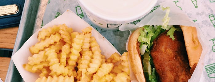 Shake Shack is one of The 15 Best Places to Get a Big Juicy Burger in Los Angeles.