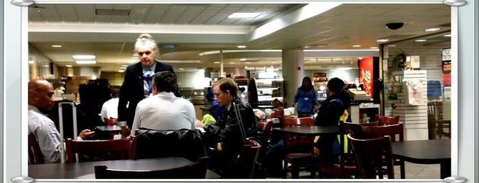 United Airlines Employee Cafeteria is one of Lugares favoritos de Andy.