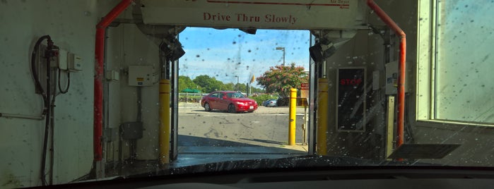Splash 'N' Dash Car Wash is one of Orte, die T gefallen.