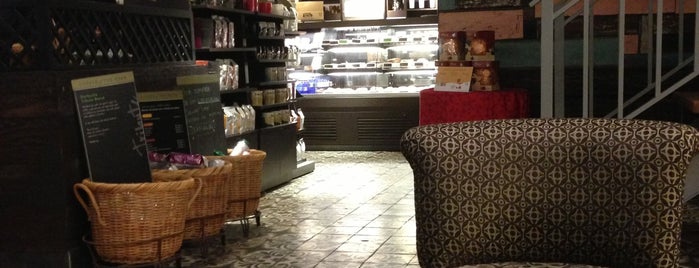 Starbucks is one of Shopping RioSul.