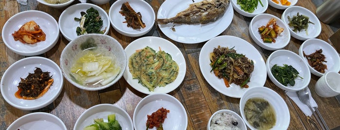 수정관 is one of 맛집.