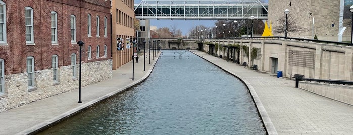 Canal Walk is one of Play tourist in Indy.