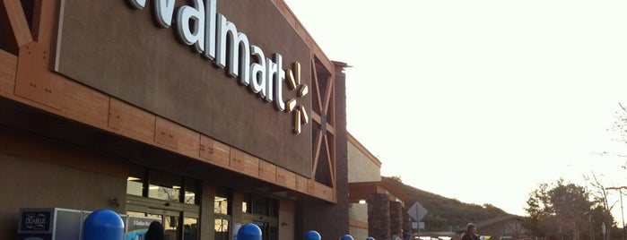 Walmart Supercenter is one of Posti che sono piaciuti a D..