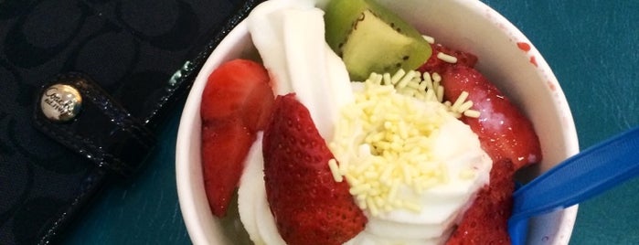 Nuny's Yogurt is one of Locais curtidos por Elizabeth.