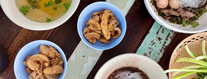 ป.ประทีป ก๋วยเตี๋ยวเรือ นวลจันทร์ is one of BKK Streetfood.