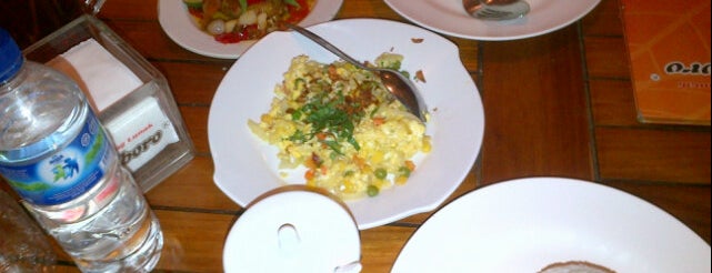 Ayam Tulang Lunak Malioboro is one of The most favorite foods in Surabaya.