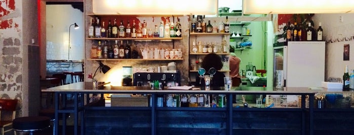 Zenit Café is one of สถานที่ที่บันทึกไว้ของ Adela.