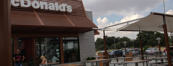 McDonald's is one of Orte, die Rubén gefallen.