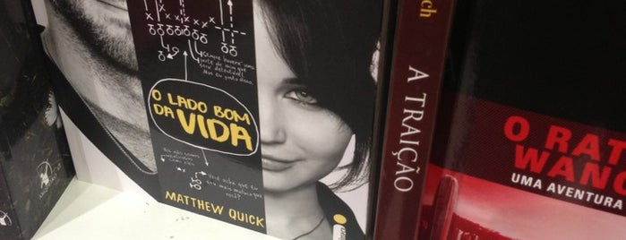 Livraria Cameron is one of Orte, die Marcelo gefallen.