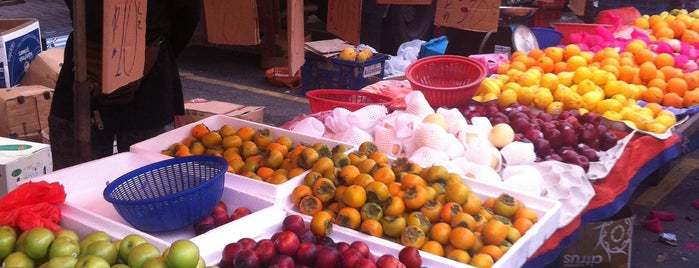 Setia Alam Night Flea Market (Pasar Malam) is one of Local Trip.