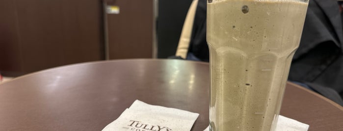 Tully's Coffee is one of 立川の夕方.