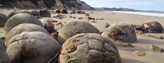 Moeraki Boulders is one of New Zealand.