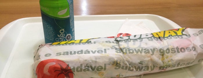 Subway is one of Lugares favoritos de Rafael.