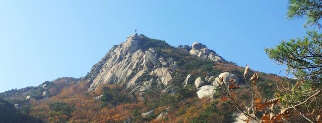 보현봉 (普賢峰) is one of Samgaksan Hike.