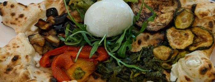 Pizzeria da Attilio is one of Italy 2019.
