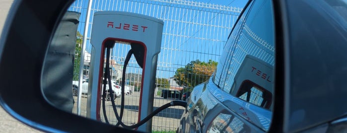 Tesla Supercharger is one of Tesla France CH B.