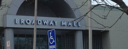 Broadway Commons is one of Stacy : понравившиеся места.